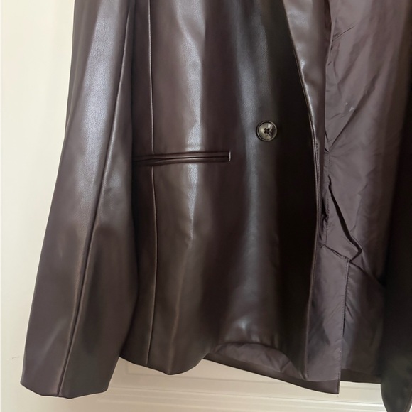 Women’s Leather Blazer - Picture 3 of 4